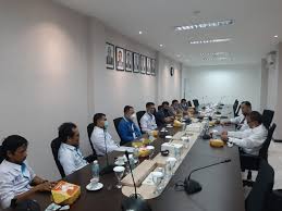 Bank juga berfungsi untuk menyediakan layanan jasa bank lainnya. Haizir Sulaiman Bank Aceh Terus Tumbuh Di Tengah Pandemi