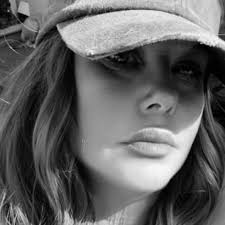 몇 년 전에 나는 대화의 일부였고, 나는 지금까지 가장 구질구질한 말을 들었다. 아무것도 그것을 높인 적이 없다. 캐나다에서 내 이전  직장에서 일했어. 나는 동료들과 점심을 먹고 있었다. 내가 가장 나이 많았어 (40).