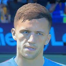 The award is decided by a combination of a public vote, counting for 10%, and those from a panel of premier league experts and current club captains. Tomas Soucek Ve Fifa 21 Fotbal A Vse Kolem Nej Facebook