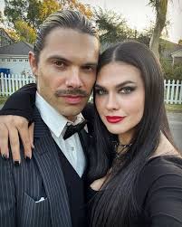 Cara Mia! 🖤 Happy Halloween my real life Adams @thejessadams 🗡️