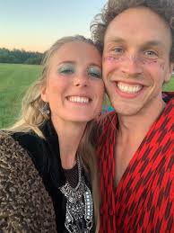 Im also looking for a membership if it's still possible to transfer 🙂!