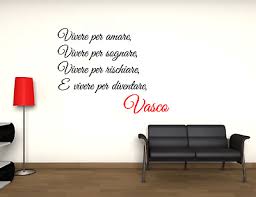 Il brano dunque ci parla di vita vissuta ed emozioni che durano un attimo. Adesivo Vasco Rossi Vivere Per Amare Sognare Rischiare Murale Wall Sticker Ebay