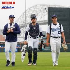 May's Arnold Oil Co. & AC Delco...