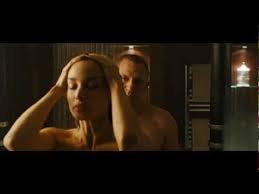 Javier bardem, judi dench and ralph fiennes also star. Kinhmatografos Oi Ellhnes Poy Epai3an Se Tainies Toy James Bond Ellines Com
