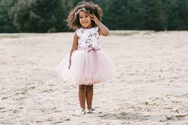 Lief Roze Jurkje Voor Een Bruidsmeisjes Kind Wijde Tule Rok En Top Met Bloemetjes Tule Kinderen Op Bruiloft Bruidsmeisjes