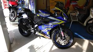 You can also see other key stats like fuel, mileage and transmission on offer. Customised Yamaha R15 V3 0 Graphics Kit 8 Live Images