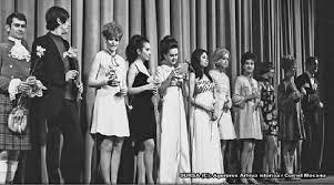 Evenimentul a devenit cel mai mare festival internaţional de muzică organizat în românia şi, în mod tradiţional, la braşov. Pe 5 Martie 1968 Se Auzeau Cerbul De Aur Golden Stag Facebook