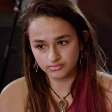 Jennings is notable for being one of the youngest publicly documented people to be identified as transgender. Sx1cvfeojhezdm