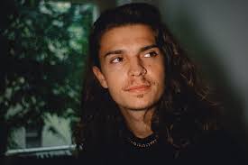 Debüt-EP „When Tomorow Comes“ von Hazy