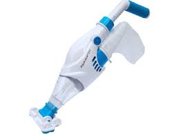 L'aspirateur électrique boreal permet de nettoyer efficacement les piscines de petites dimensions et particulièrement les spas. Robot Aspirateur De Piscine Kiss Pool Rechargeable 68596