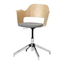 Comfortable chairs mean more time concentrating on the job in are you looking for the comfort of a gaming chair, or would a more flexible office chair that's easy to move suit you better? Pin By Alvaro Martinez Gil On Oficina B Ikea Chair Conference Chairs Office Conference Chair