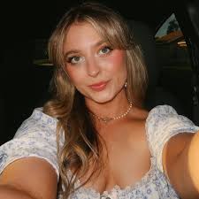 BRITT 𖤐 (@brittanyxlewis) • Instagram photos and videos