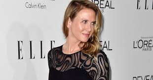 When asked about her appearance at the 2014 elle women in hollywood awards, where she seemed to have had plastic surgery, she acknowledged that . What Renee Zellweger Said About Plastic Surgery In 2002 Cbs News
