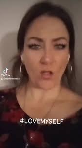 Amanda Sanner (@bipolarbeautzzz)