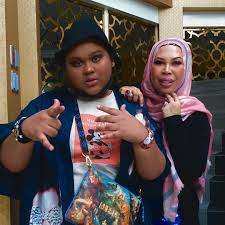 Sentuhan edry abdul halim memang terbaik.dinyanyikan oleh dato' seri vida sendiri. Gelagat Cik B Dan Dato Seri Vida Sekali Lagi Bikin Terhibur