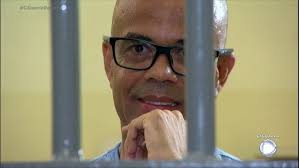 Captura do Bauruzinho para enfeitar república (Bauru-SP)