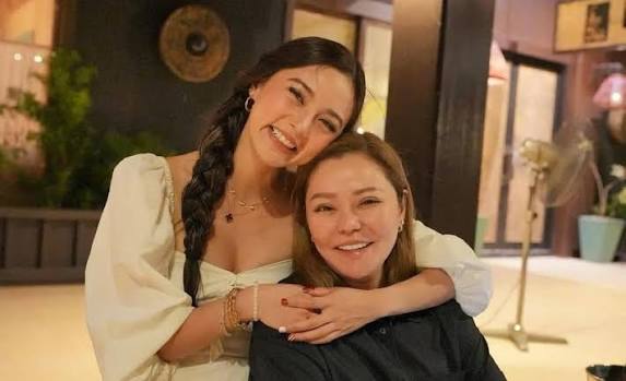 Manila Bulletin - From besties to 'blocked'? Kim Chiu and sister Lakam's silent split on IG