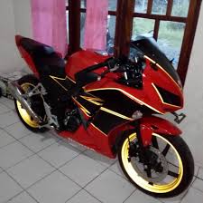 Cbr 150 r k45g ini udah di modifikasi keren banget,dan ownernya itu masih pelajar.jadi video ini cocok banget buat kalian yang. Motor Honda Cb150r Home Facebook