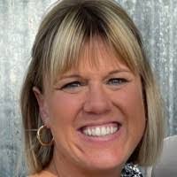 Jennifer Bouldin's Instagram, Twitter & Facebook