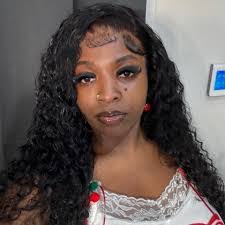 Lavonda Lee's Instagram, Twitter & Facebook