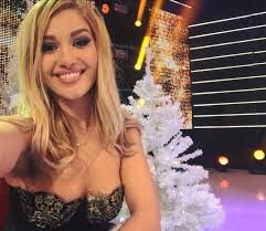 Biografie, varsta, inaltime, iubit, poze, videoclipuri, muzica, versuri, dorian popa. Alina Eremia Emotionata Pana La Lacrimi O Fana De A Ei Si A Tatuat Pe Mana Buna Ziua Iasi Bzi Ro
