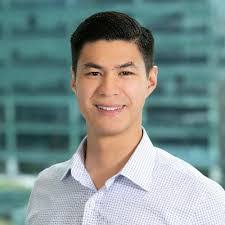 Justin Rosa's Instagram, Twitter & Facebook