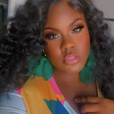 Detroit High School Student Suspended for Cutting Hair in Bathroom