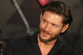ManCrushMonday Jensen Ackles (the one and only) That little smirk and those  eyes 💚💚 #SPNIndy