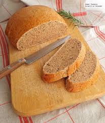 Hogaza De Pan Integral Con Romero Y Aceite De Oliva Receta Hogaza De Pan Pan Integral Casero Recetas Receta Pan Integral
