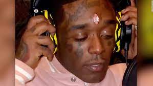 Lil uzi vert's instagram post received over 8.5 million views and 2 million likes, with his twitter post gaining additional 1.4 million views, 5,500 retweets and 78,400 likes. Rapper Lil Uzi Vert Got A 24m Diamond Embedded In His Forehead Cnn Video