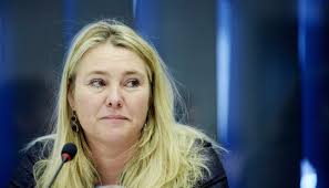 Schultz verslikt zich in haar bouwplannen voor de kust