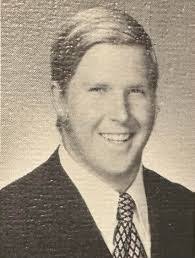 Lois Dyer's Instagram, Twitter & Facebook