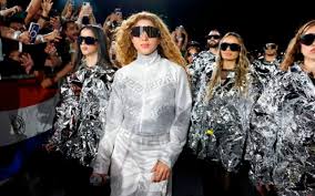 La Nación / Caminata de Shakira en Asunción: influencers paraguayos que  podrían acompañarla