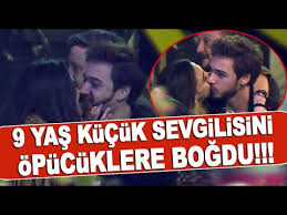 Onur bay, 19 mart 1996 tarihinde i̇stanbul'da dünyaya gelmiştir. Dilara Aksuyek Onur Bay Aski Belgelendi 9 Yas Kucuk Sevgilisini Opmeye Doyamadi Magazin Turu Youtube