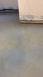 Bekijkt het uitgebreide aanbod online of bezoek een van onze bouwmarkten! Sky Blue Stained Concrete Floor Video Painted Concrete Floors Concrete Dye Diy Concrete Stain