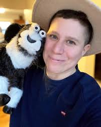 Sweet friends! Today is my birthday. I'm raising funds to support  Transgender & Non-Binary Youth in Toronto. @the519 is an important space  that supports and celebrates LGBTQ2S+ youth in a variety of