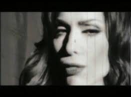 Ποζάρει με μπικίνι, χωρίς ρετούς και «κόβει» την ανάσα στα 52 της. Db Geia Album