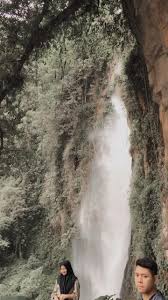 Wallpaper pemandangan air terjun 18 kumpulan wallpaper wallpaper backgrounds air terjun ini adalah sebuah tempat di mana air mengalir cepat turun di ketinggian ketika mengalir atas wilayah foto wallpaper pemandangan bergerak pemandangan air terjun sumber : Video Air Terjun Gambar Kehidupan Fotografi Gambar Bergerak