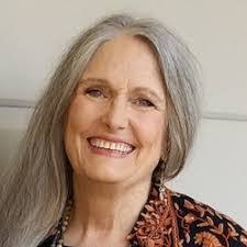 Julie Pascoe's Instagram, Twitter & Facebook