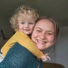 I'm wondering if anyone by chance happened to pick up or see a light pink  bag with a strath of Appin school uniform, swimming stuff and pink chunky  sandles in it, from