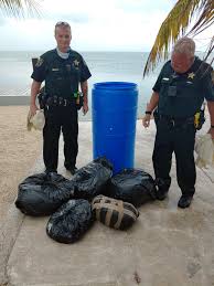 Tkw indonesia di aniaya oleh majikan ketika sedang live facebook. A 90 Pound Barrel Of Weed Washed Ashore In Florida Last Week Blogs