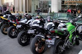 Looking for the definition of moge? Kenapa Mal Di Jakarta Banyak Yang Punya Tempat Parkir Khusus Moge
