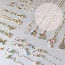 名古屋タカシマヤ5fコトモノマルシェ期間限定イベントにて 天然石と14kgfを使ったハイクオリティライン aletta シリーズを出品します ほぼ全てが 一点物 の貴重なブレスレットやピアス ネックレスを取り揃えています みなさま是非お越し下さ charm bracelet