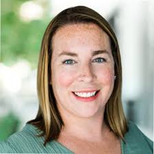 Lisa Pagan successfully defended her thesis titled “Taking a closer look:  Non-invasive tools for in-depth characterisation of vulvar diseases” — CHDR 