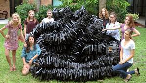 VBHS students collect lunch trays