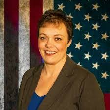 Carrie Lukins's Instagram, Twitter & Facebook