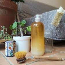 Comment Avoir Une Maison Saine Astuces Recettes Menage Ecolo Galteane En 2020 Faire Son Liquide Vaisselle Liquide Vaisselle Produit De Nettoyage Faits Maison