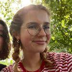 Laura Berggren's Instagram, Twitter & Facebook