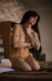 Las ardientes fotografías prohibidas de Karely Ruiz en poca ropa