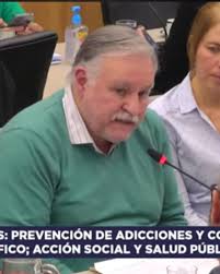 CIBERAPUESTAS y LUDOPATÍA La Lic. Paula Colombo y el Lic. Miguel Tollo,  miembros de la Comisión de Políticas Públicas de la Asociación Civil FORUM  INFANCIAS, participaron en la Reunión Informativa de esta